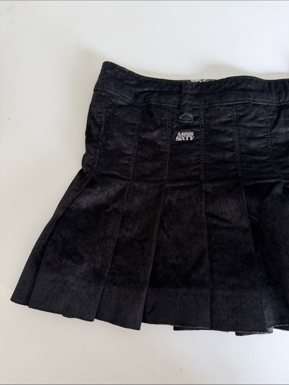 Miss Sixty Black Velvet Pleated Mini Skirt,size M,new,perfect, built in panties - Picture 2 of 9